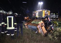 Winterdienst Bei Kahla Verunglueckt 090119 0013